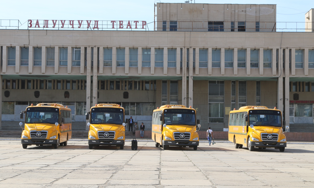 ХҮҮХДИЙН АВТОБУСНЫ ПАРК ШИНЭЧЛЭЛИЙГ НЭМЭГДҮҮЛЭН 4 ШИНЭ АВТОБУС ХҮЛЭЭЛГЭН ӨГЛӨӨ